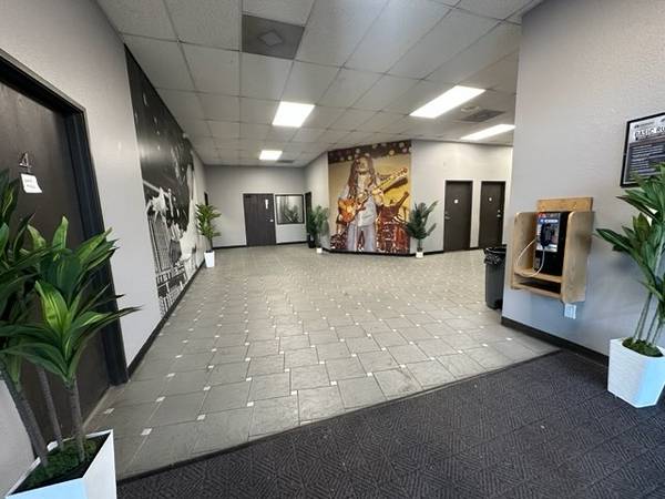 $450 GET 1 MONTH FREE- Live Rehearsal Month to Month Studios Available NOW (Long Beach)63840107323651120