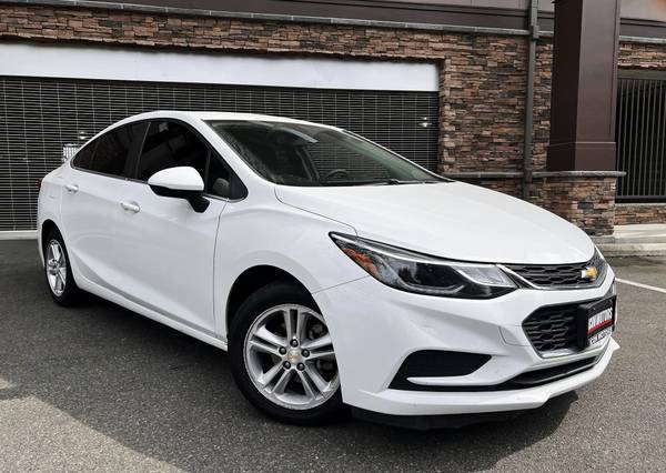 Chevrolet Cruze LT Low Mileage - $9,50063474457864195123