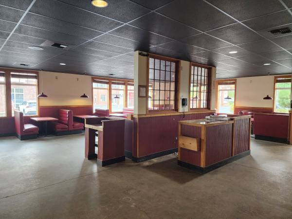 $8,747 / 5248ft2 - Restaurant Space in Bender Plaza (Lynden)63920959368579124