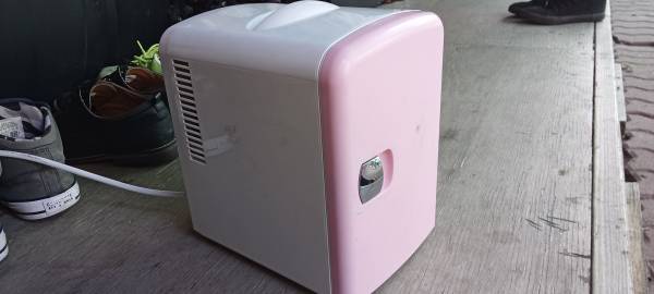 Small mini refrigerator 1