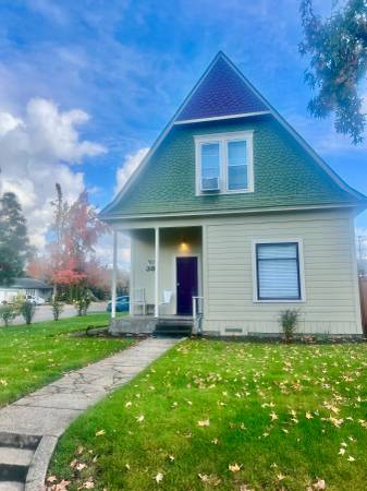 Apartment in Washburn Historic District Spfld -furnished 1