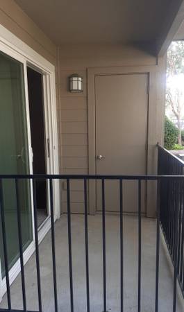 $1,950 / 1br - 727ft2 - On-Site Laundry Facility, Gated Entrances/Controlled Access (Elk Grove)63844737726979121