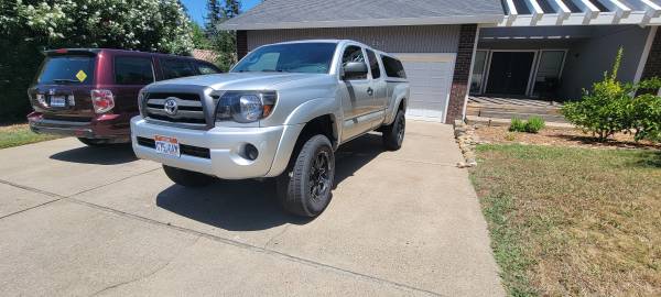 2011 Toyota Tacoma  4.0 V6, 4WD, 2 in lift, Rebuit Title - $13,500 (Folsom)63619211334915121
