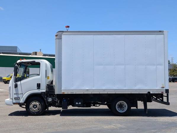2020 Isuzu NPR HD 14FT - Photo 5