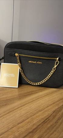 Michael Kors Large Jet Set Crossbody - Black Leather 1