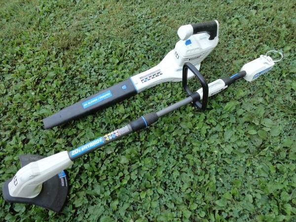 HART 20-VOLT CORDLESS WEEDEATER & LEAFBLOWER 1