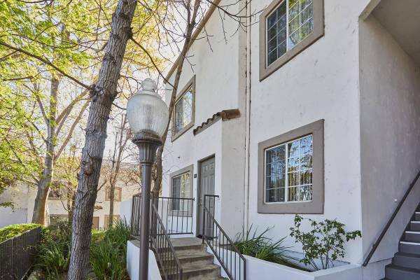 $3,509 / 2br - 1117ft2 - Main Pool Heated All Year, Located in Woodland Hills, 2 BD63701130080003120
