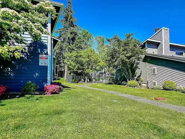 $1,318 / 375ft2 - New home just right for you!  Amazing location in Everett! (Everett - Paine Field)63852484177665122