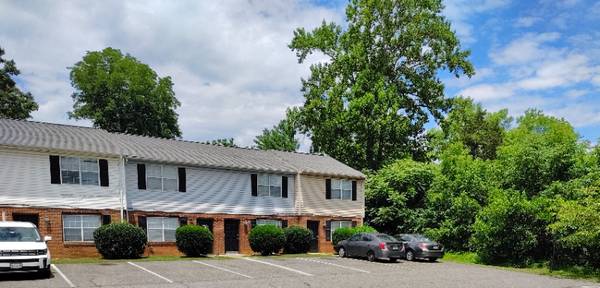 $1125.00 / 2br - 948ft2 - Wonderful 2 Bed Townhouse in Lynchburg | 1.5 Bath | $1125/mo63851970910337120