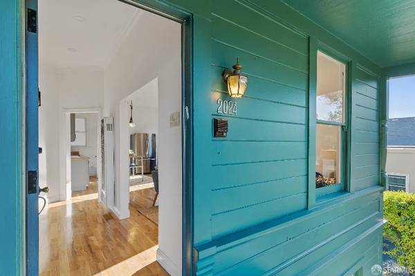 $4450.00 / 3br - 2200ft2 - 3bd 1ba Bright House (Duplex)63946670742787123
