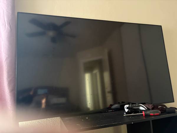 60 inch sharp tv 1