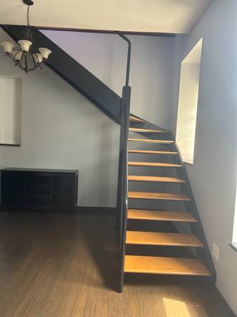 $1,900 / 2br - 1100ft2 - 2 bed rooms, 2 full baths, W/D in unit, 2 floors unit (Bridgeport)63918292821634122
