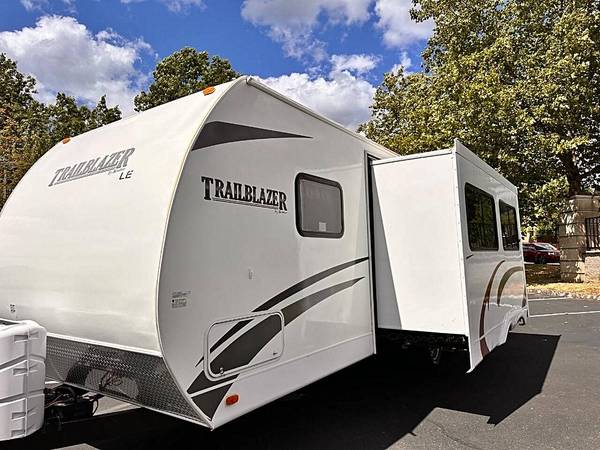 2010 Komfort Trailblazer LE 261 - $14950.0063623616258307124