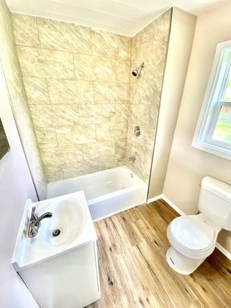 $1,195 / 3br - 5049 DELAWARE ST (GARY)63898734869507124