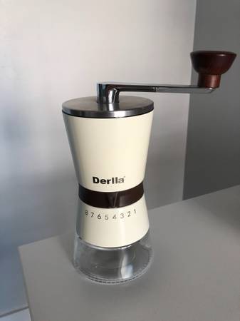 Derlla Coffee Grinder 1