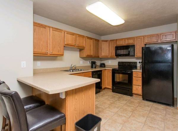 $1,120 / 2 hab - 980 pies² - Garaje incluido, Lavandería en unidad, 2 habitaciones (2820 5th Street Northwest, Minot, ND)63685401381635122