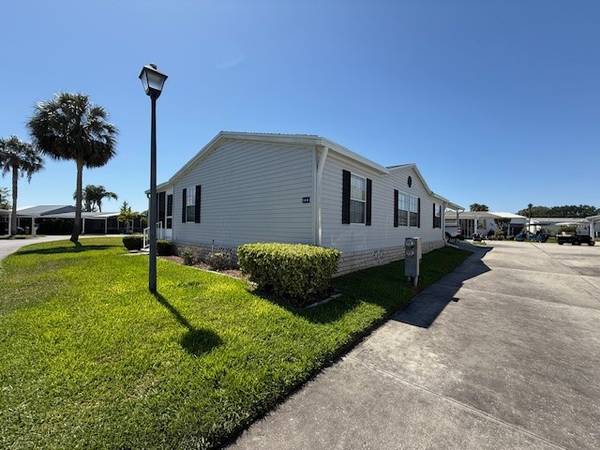 $75,000 / 3br - 1144ft2 - Stylishly Furnished Home with Modern Updates in a Peaceful Cul-de-Sac (Lake Juliana Landings, Auburndale, FL)64149652341377121