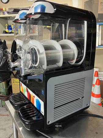 Slush/Cold Drink Beverage Dispenser 1