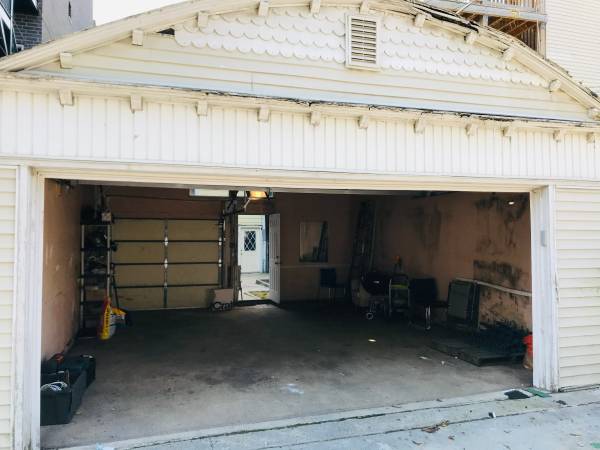 Entire Two Car Garage in Roscoe Village near Beat Kitchen 1
