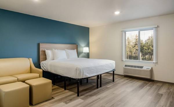 $2,016 / 1br - Monthly Special - Check In Today - No Lease, No Deposit, No Worries! (11329 Pacific Hwy SW, Lakewood, WA)63811610439043124