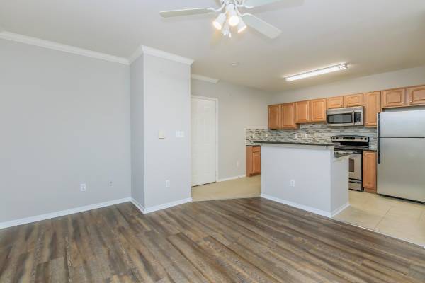 $1,958 / 1br - 788ft2 - 1BD 1BA, Microwave, Walk-in Closets (4201 Jefferson Oaks Cir, Fairfax, VA)63916757668738121