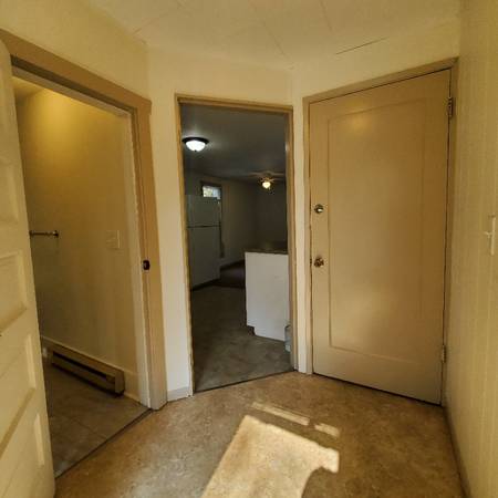 $1100.00 / 2br - 800ft2 - 2 habitaciones/1 baño en Troy - Disponible 09/07 - $110063689275966977121
