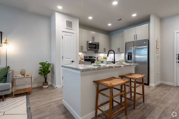 $1,485 / 1br - North Austin apartments starting at $1485 (North Austin)63979118438147120