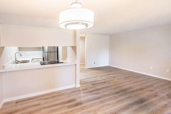 $2,159 / 3br - 1021ft2 - Apartamentos nuevos o recién remodelados de 1, 2 y 3 habitaciones, lavadoras y secadoras de tamaño completo (Puyallup)63874305337603120