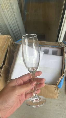 Champagne flutes for events (104) 1