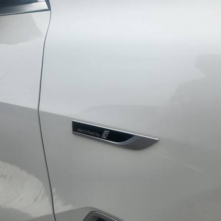 2023 BMW X5 híbrido eléctrico enchufable - $42,800 (Humboldt)63470787266561123