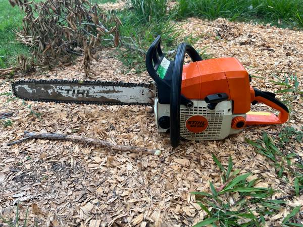 Stihl MS290 Farm Boss saw with a 20" bar - $360 (Pearland)63441830060801120