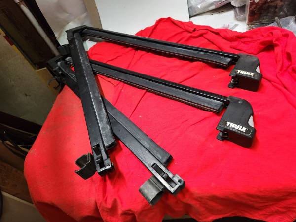 Thule Ski/Snowboard Car Roof Rack 1