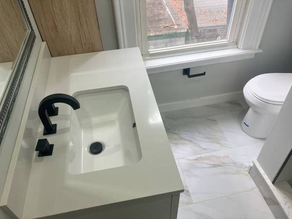 $2,100 / 1br - ALL UTILITIES INCLUDED !.......  ~East Rock~  ............Pets Ok !!! (EAST ROCK -New Haven)64010165231618124