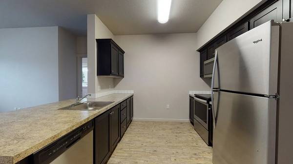 $1,575 / 1br - 647ft2 - One Bedroom 647 sf One Month Free (Progress Ridge)63672530191617124