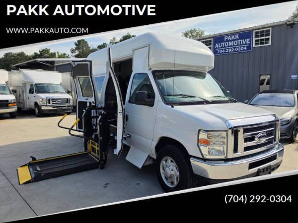 2014 Ford Econoline E350 E-350 Mobility Wheelchair NEMT Van Shuttle 1