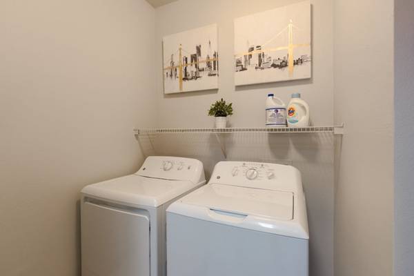 $1,410 / 1br - 701ft2 - Relax at IMT Stoneleigh at Deerfield. Comfortable garden-style 1 bed, (Alpharetta)63964124925698124