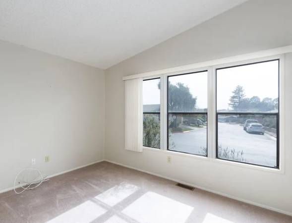 $950 / 3br - This cheerful and spacious 3-bedroom, 1-bath home (Santa Maria, CA)63696006127875124