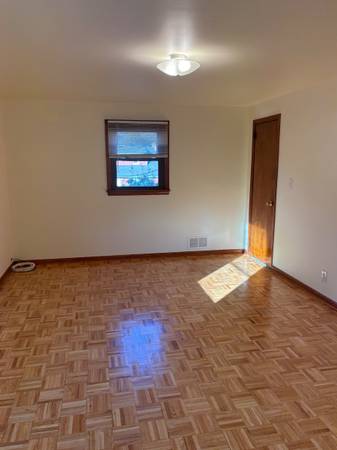 $2,400 / 2br - 820ft2 - Spacious 2 Bedroom Apartment - Heat and Hot Water included (Plainfiled)63762892808577121