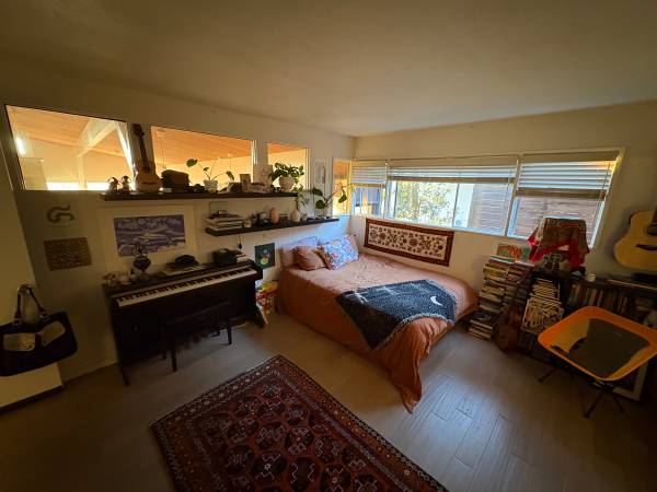 $1,500 / 2br - 200ft2 - Habitación amplia y panorámica en Montclair Hills en alquiler para nuevo compañero de casa (alameda)63813715852675122
