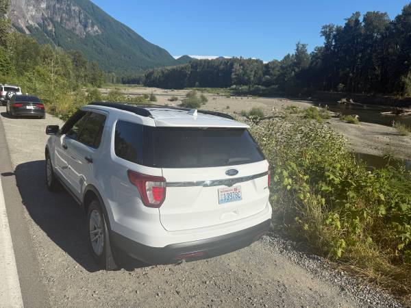2016 Ford Explorer XLT - $11,995 (North Bend)63624395988867124