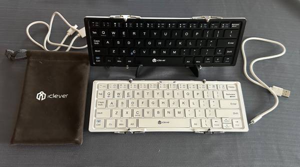 iClever Foldable Bluetooth Keyboard 1