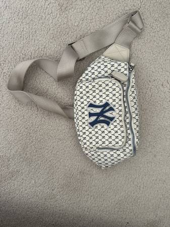 MLB waist bag 1