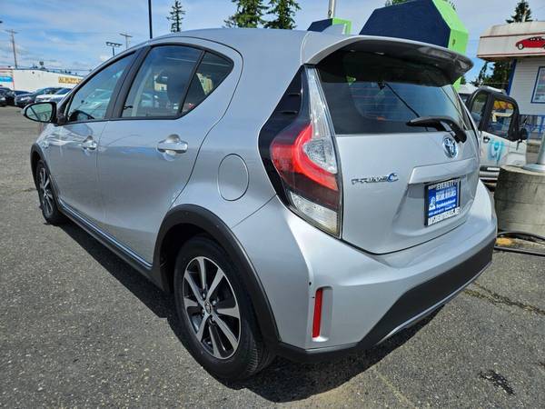 **Super Sale** 2018 Toyota Prius c Three **Financiamos** - $17,999 (#1 Pre-Owned Selection baysideautosales.)63623524844545122