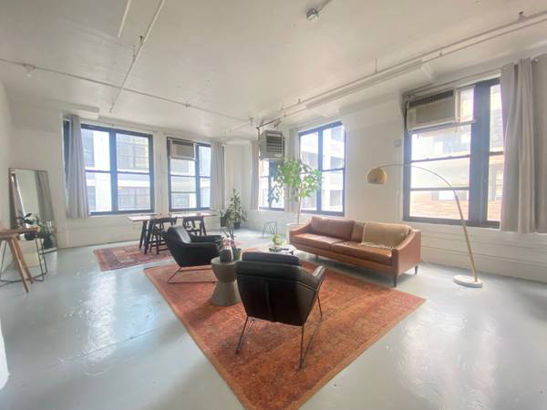 $3,150 / 1276ft2 - GORGEOUS COMMERCIAL LOFT . CORNER UNIT. PRIVATE BATHROOM +SLOP SINK (Clinton Hill)63816576126211122