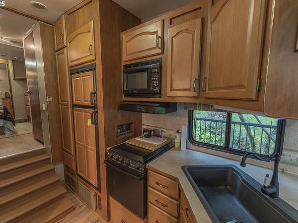 $124,900 / 1br - 540ft2 - Furnished Cabin Getaway! Lake Merwin Access, Pool, Boat Launch (Amboy)64297998229889122