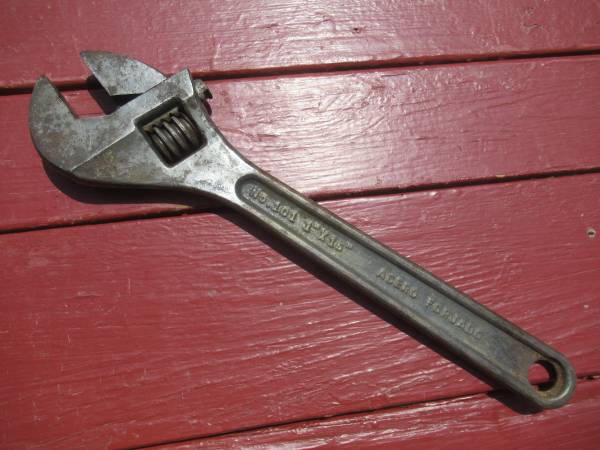 Zubi-Ondo 15" Adjustable Wrench 1