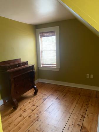 $1,050 / 2br - Habitación en casa unifamiliar (Gloucester)63699544789379121