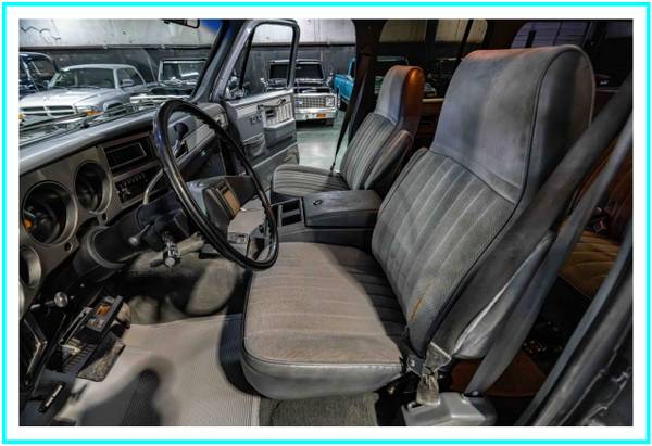 Chevrolet Suburban 4X4 / 350 / 700R4 / AC de 1987 - $22,50063617067579265122