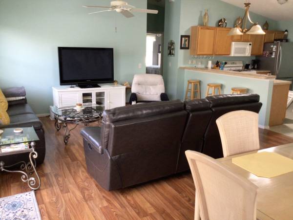 $4,600 / 2br - 1150ft2 - 2 Bd. 2 Bath Villa / Villages , Fl63768124721923124