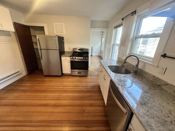 $3,450 / 2br - West Cambridge 2 Bed/1 Bath | Cats Allowed | Near Huron Ave63614216345985124